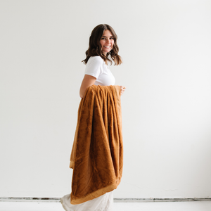 Lush XL Throw Blankets by Saranoni