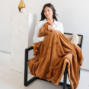 Lush XL Throw Blankets by Saranoni