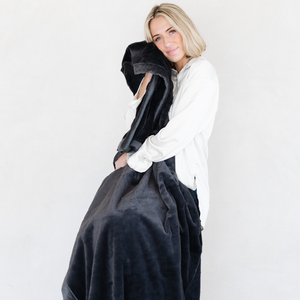 Lush XL Throw Blankets by Saranoni