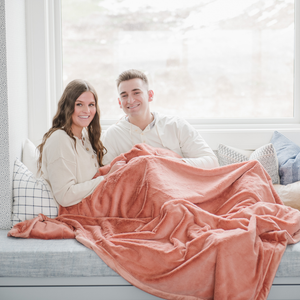 Lush XL Throw Blankets by Saranoni