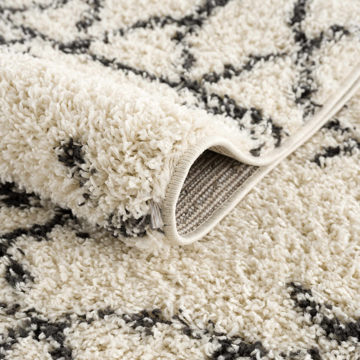 Emlenton Berber Shag with Tassels - Clearance