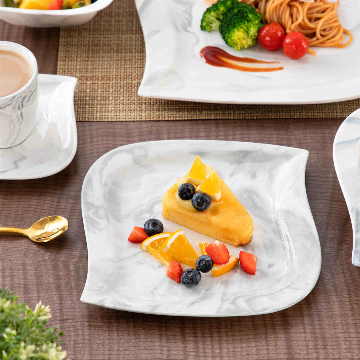 Elvira 36 Piece Dinnerware Set