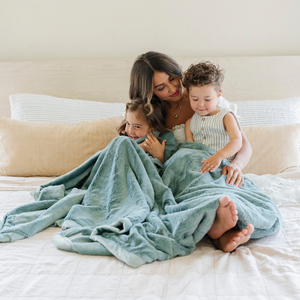 Lush XL Throw Blankets by Saranoni