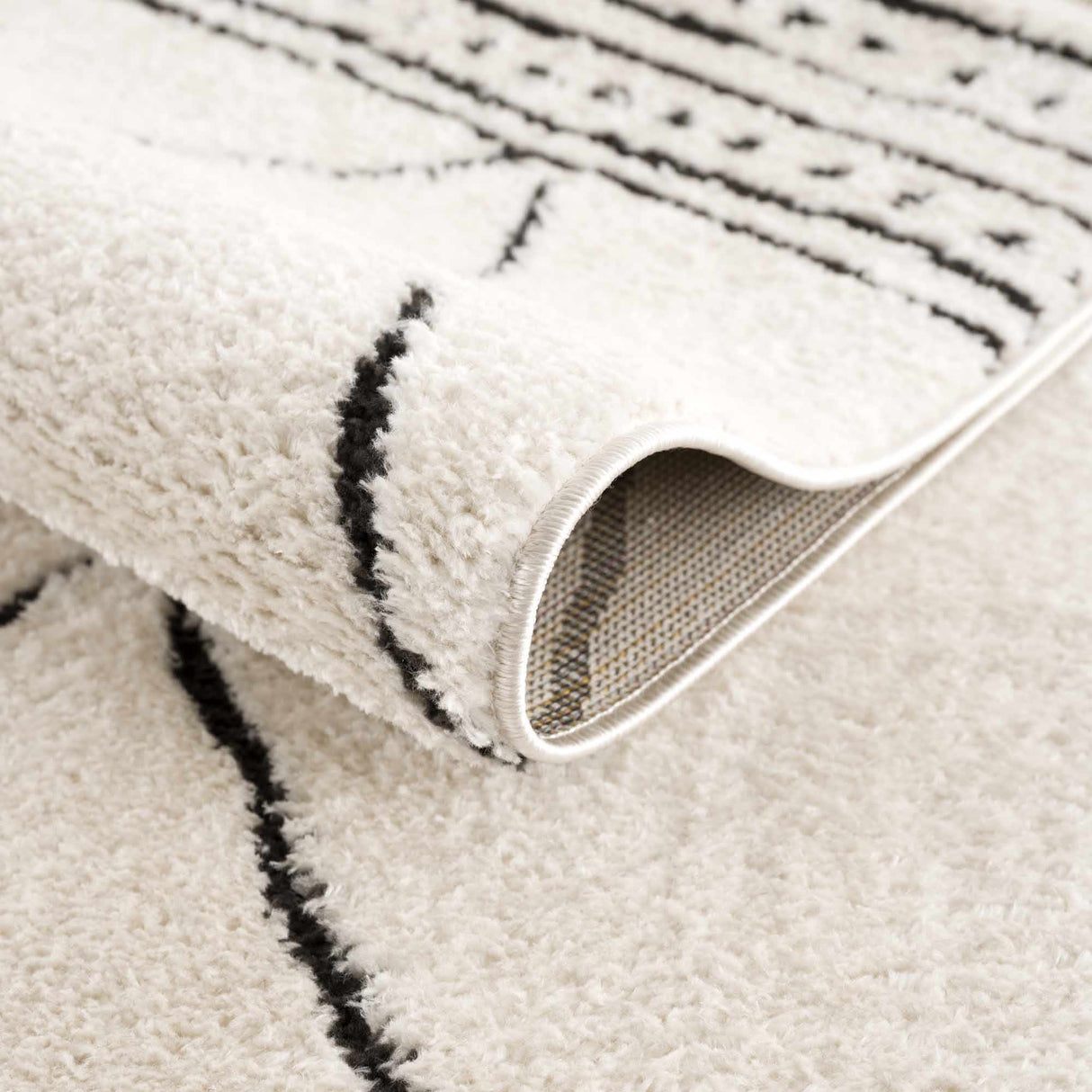 Keone Black & White Thick Rug