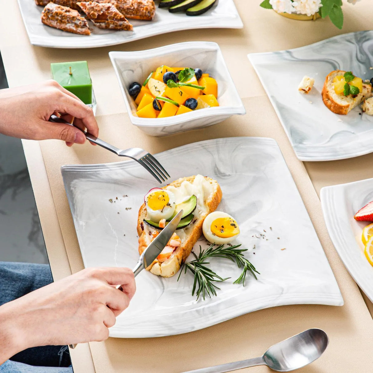 Flora 26 Piece Dinnerware Set for 6