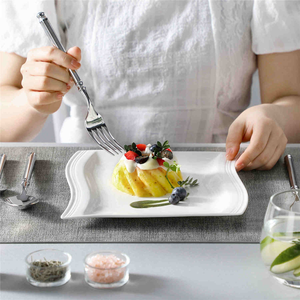 Flora Dessert Plates Set of 6