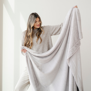 Lush Throw Blankets by Saranoni
