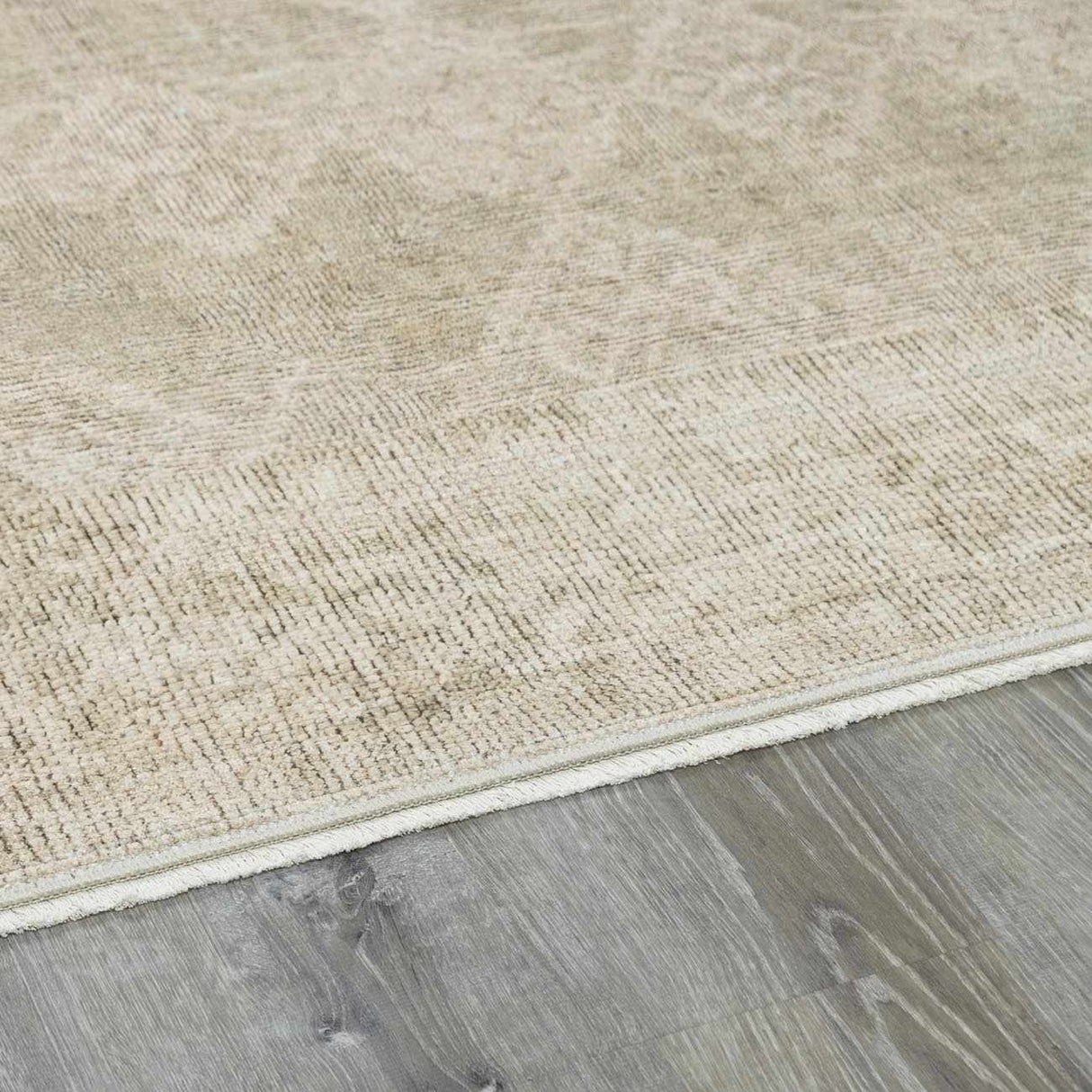 Fetscher IV Vintage Damask Area Rug