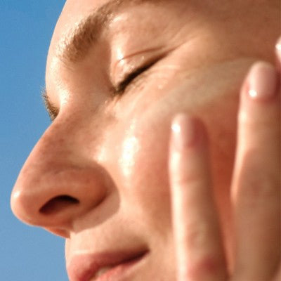 Hawaiian Tropic Silk Hydration Weightless Face Sunscreen SPF 30 1.7oz