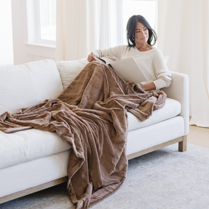 Lush XL Throw Blankets by Saranoni
