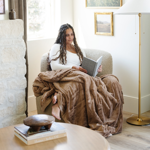 Lush XL Throw Blankets by Saranoni