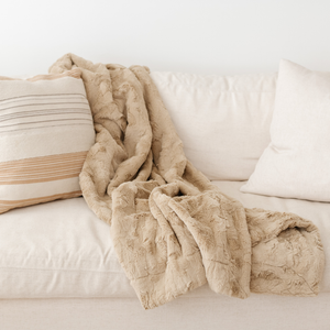 Faux Fur XL Throw Blankets by Saranoni