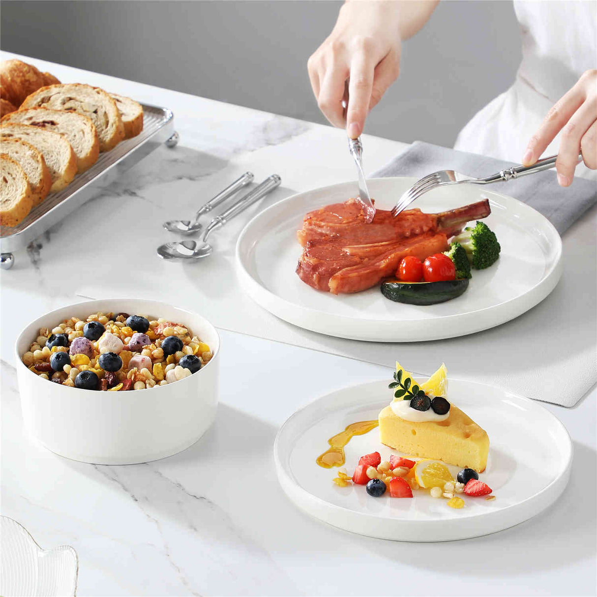 Leah 24 Piece Dinnerware Set for 8