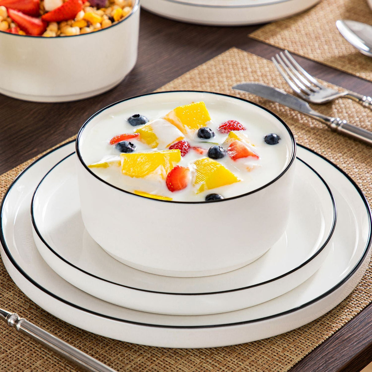 Leah 18 Piece Dinnerware Set for 6