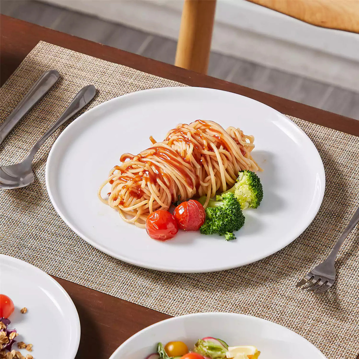 Lexi 16 Piece Dinnerware Set