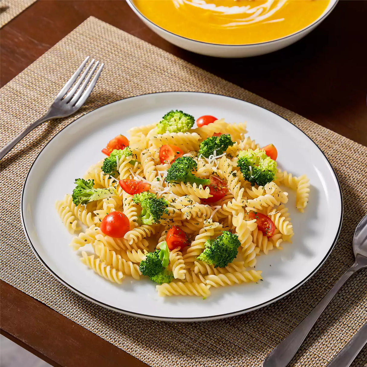 Lexi 16 Piece Dinnerware Set