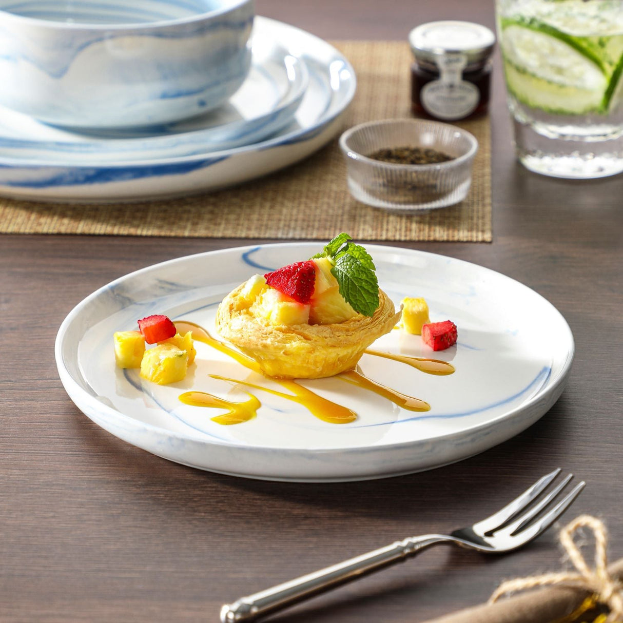 Luna 18 Piece Dinnerware Set for 6