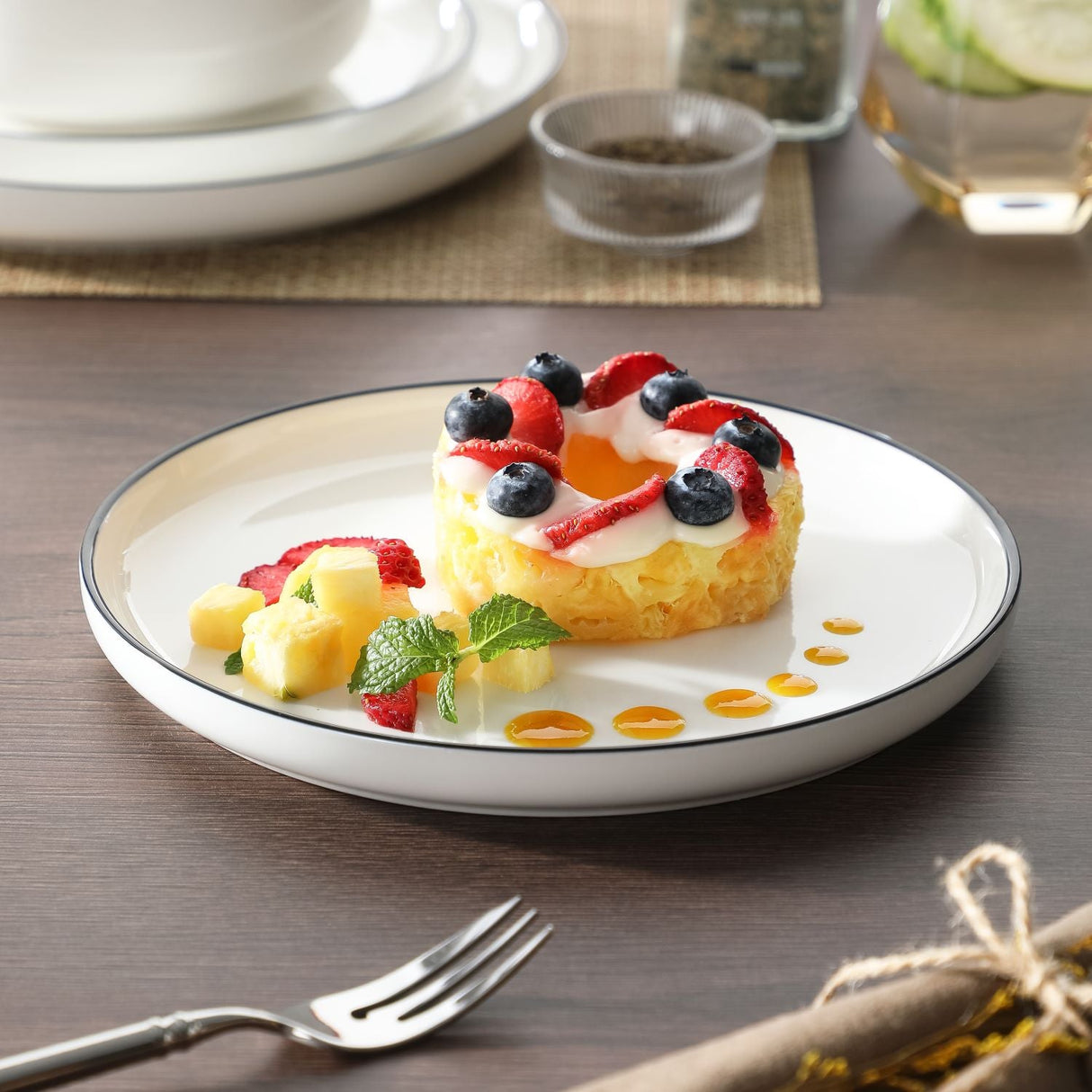 Luna 18 Piece Dinnerware Set for 6