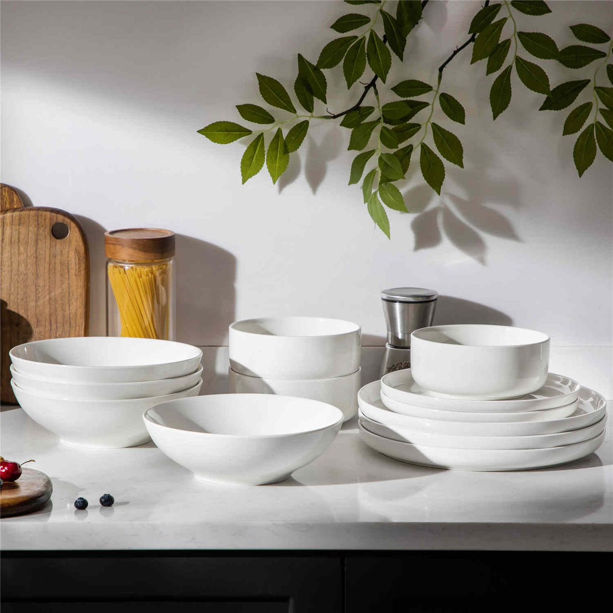 Luna 24 Piece Dinnerware Set