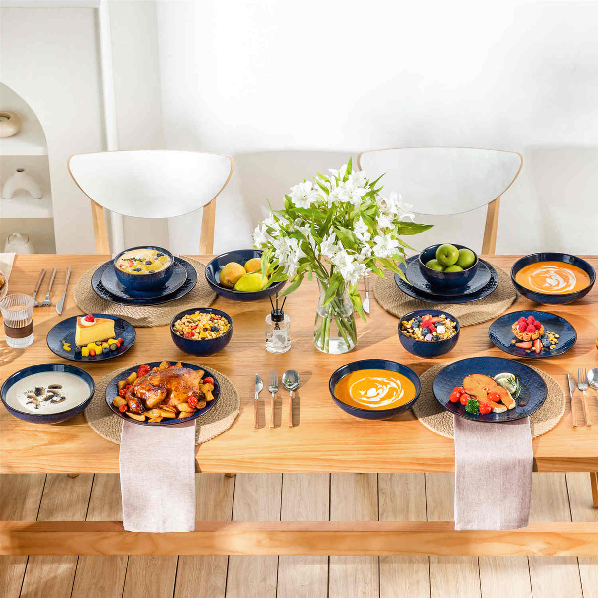 Lydia 16 Piece Starry Blue Dinnerware Set