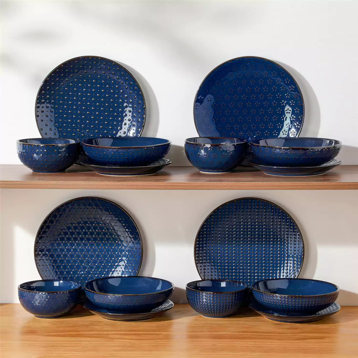 Lydia 16 Piece Starry Blue Dinnerware Set