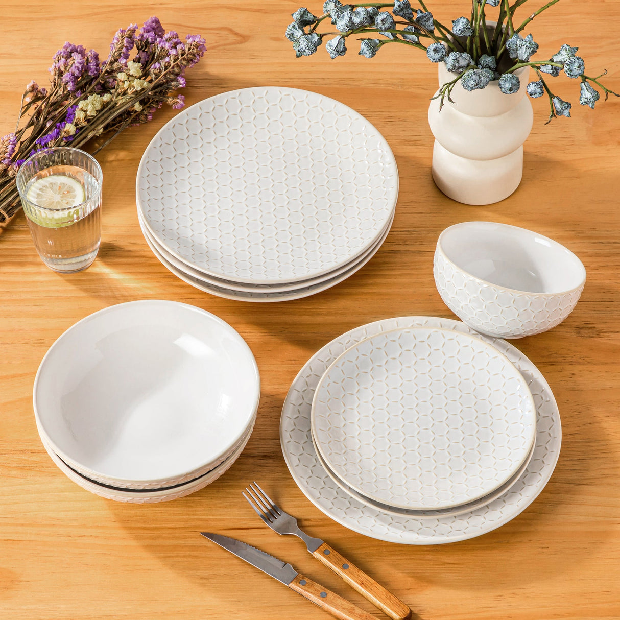 Lydia 16 Piece Antique White Dinnerware Set