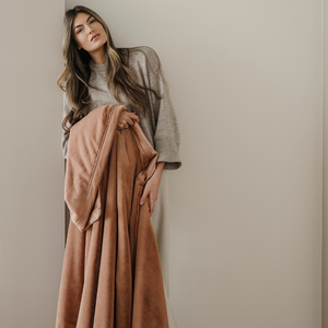 Lush XL Throw Blankets by Saranoni
