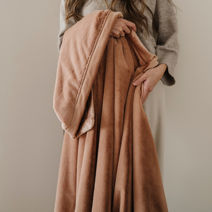 Lush XL Throw Blankets by Saranoni