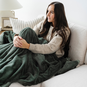 Lush XL Throw Blankets by Saranoni
