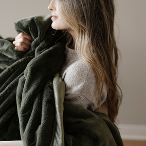 Lush XL Throw Blankets by Saranoni