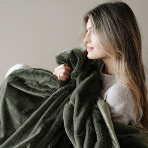 Lush XL Throw Blankets by Saranoni