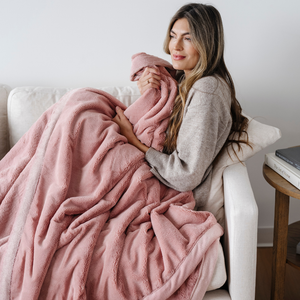Lush XL Throw Blankets by Saranoni
