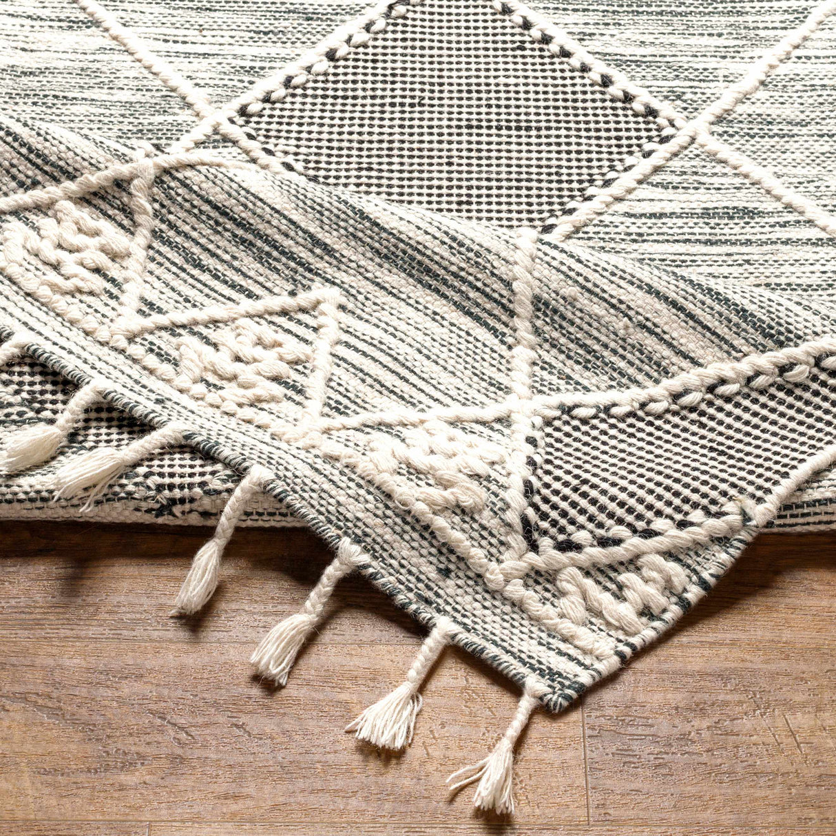 Mabua Tasseled Jute&Wool  Rug - Clearance