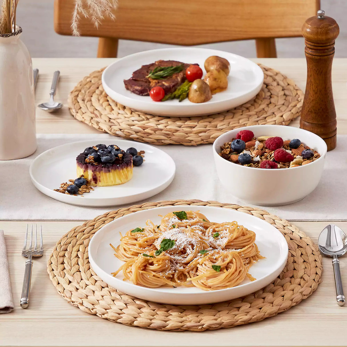 Mina 18 Piece Dinnerware Set