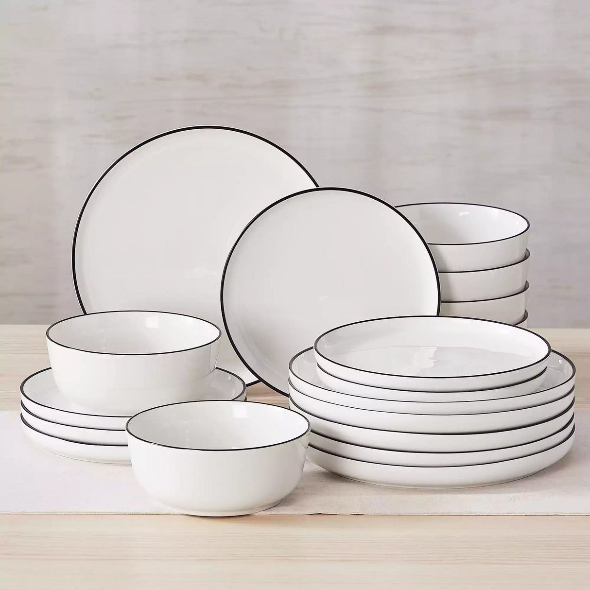 Mina 18 Piece Dinnerware Set