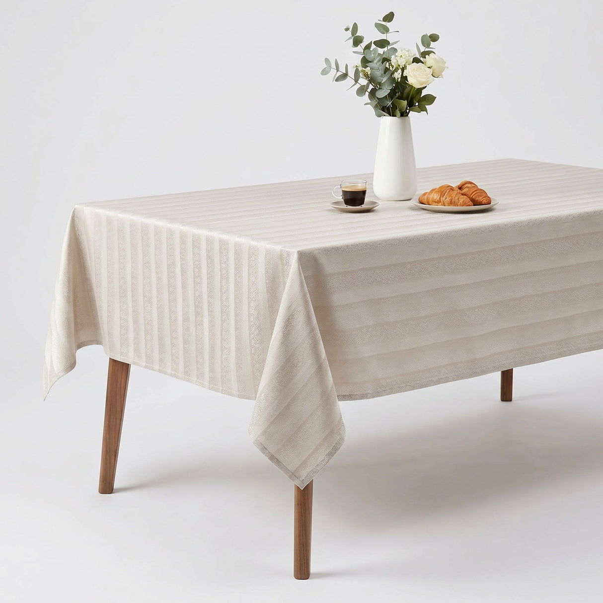 Marisol Jacquard Tablecloth – Ivory