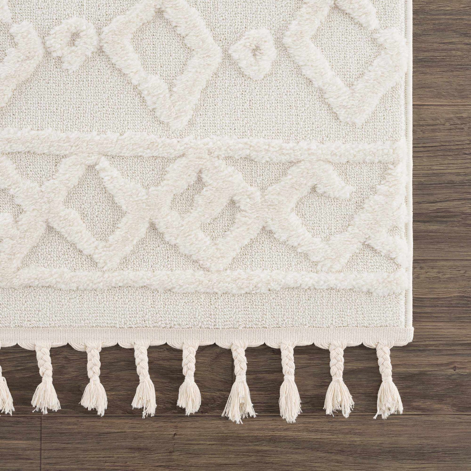 Gyundyukoru Area Rug