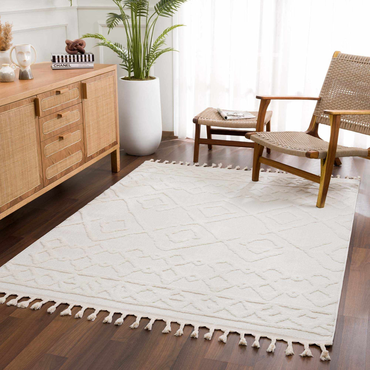 Gyundyukoru Area Rug