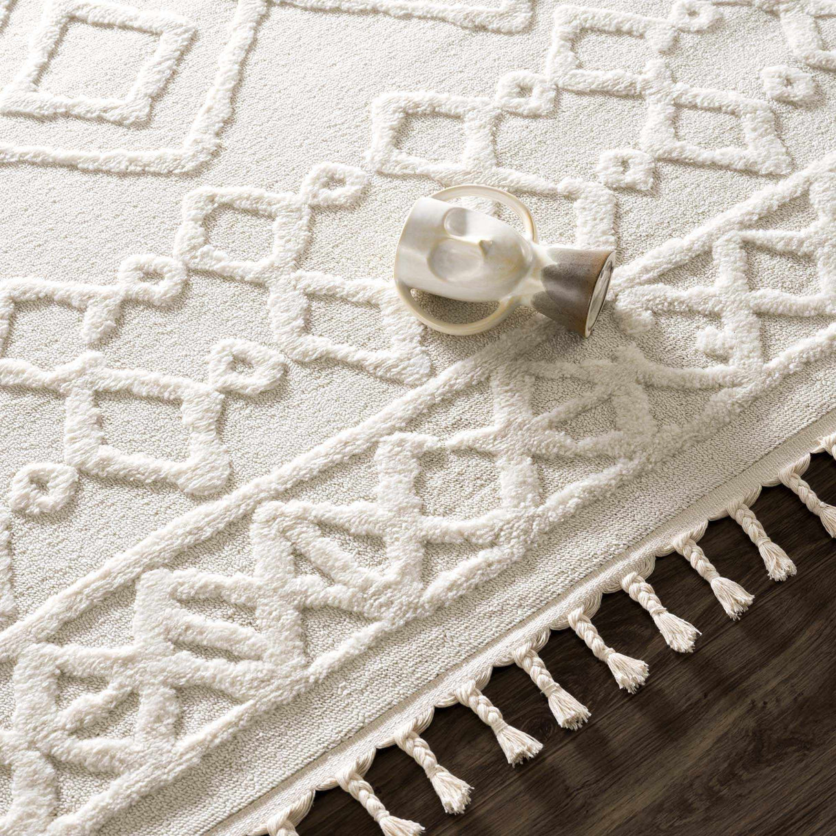 Gyundyukoru Area Rug