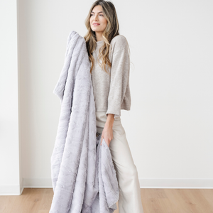Faux Fur XL Throw Blankets by Saranoni