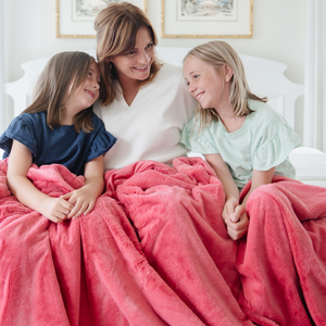 Lush XL Throw Blankets by Saranoni
