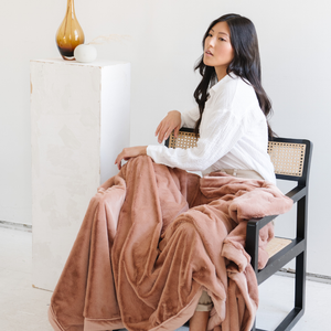 Lush XL Throw Blankets by Saranoni