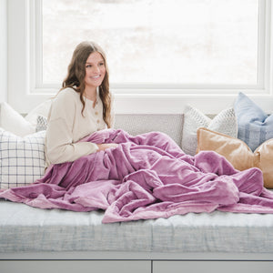 Lush XL Throw Blankets by Saranoni