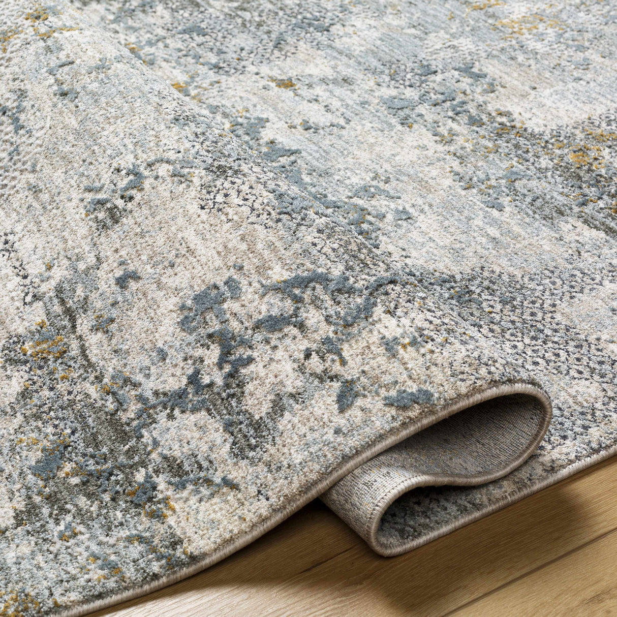 Pizi Textured Rug with Fringes