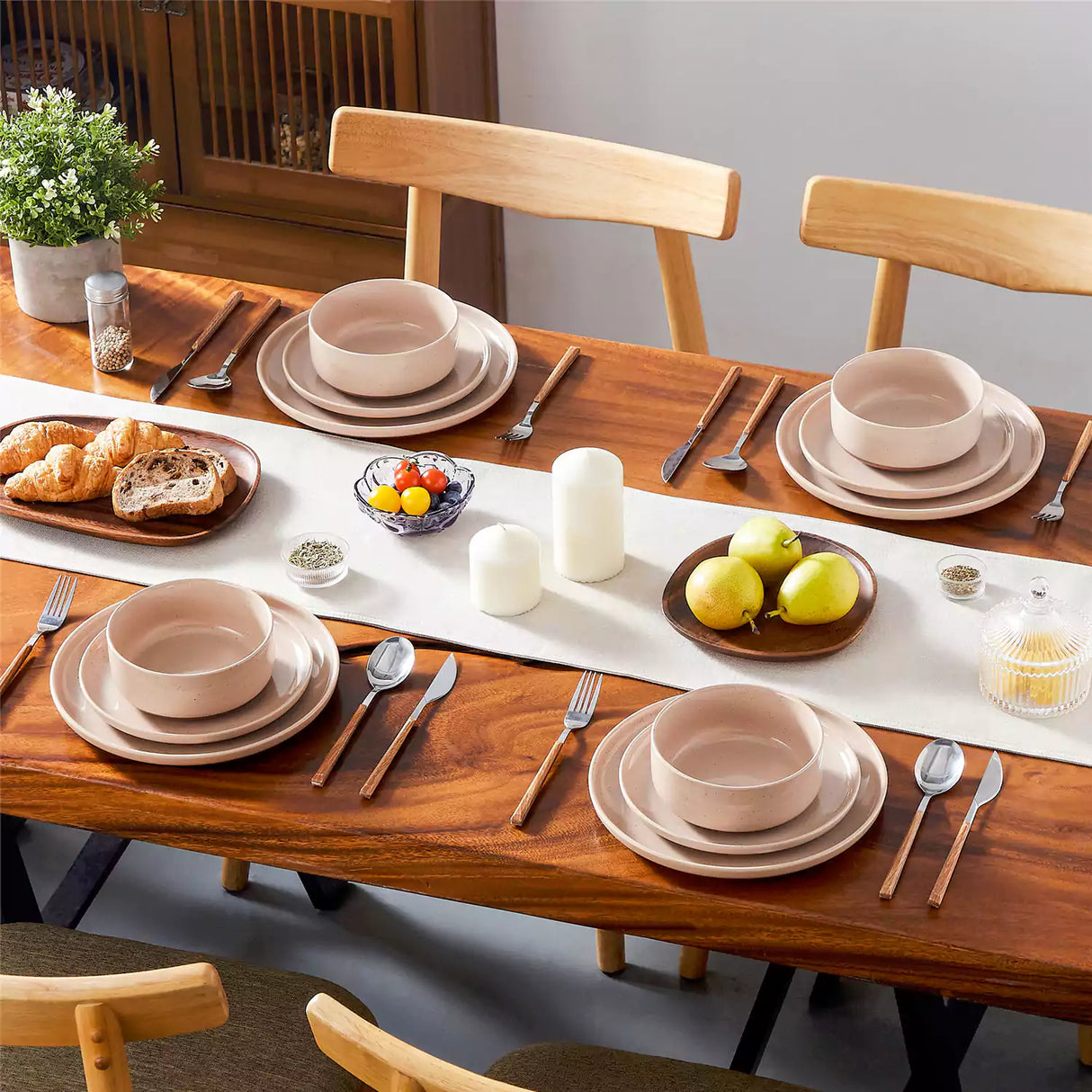 Tara Brown 24 Piece Dinnerware Set for 8