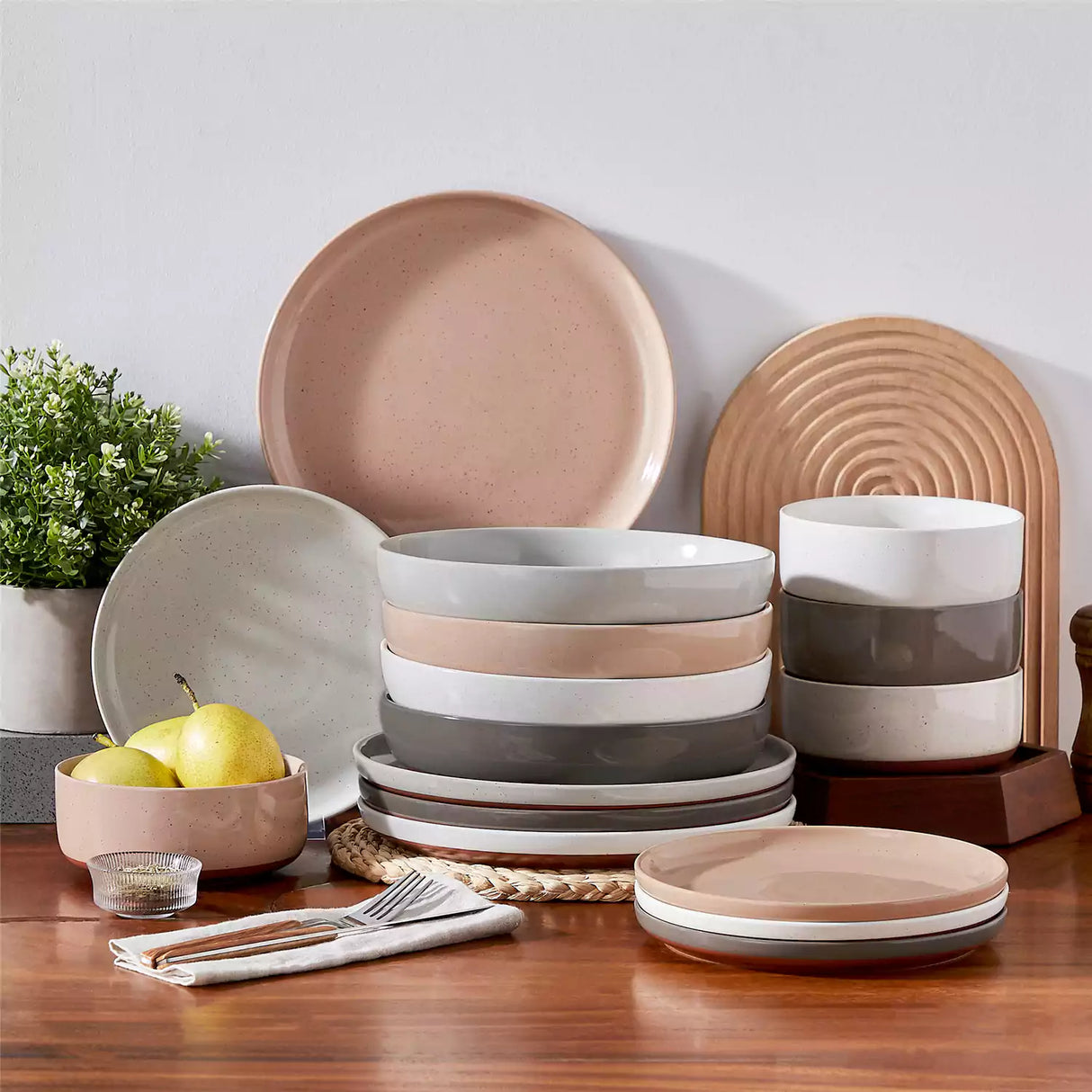 Tara 16 Piece Dinnerware Set