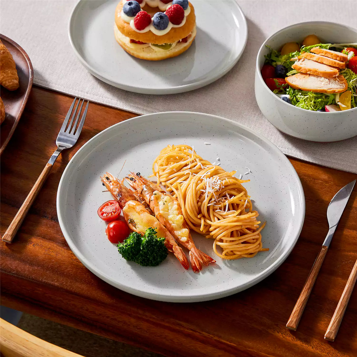 Tara 18 Piece Stoneware Dinnerware Set