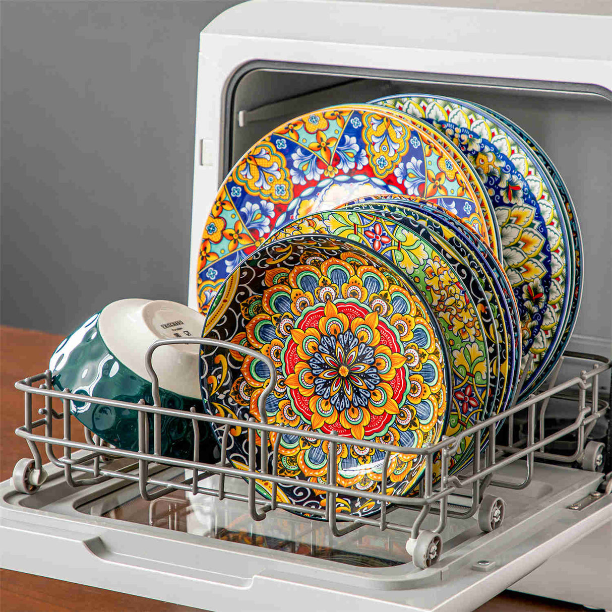 Simi 24 Piece Dinnerware Set