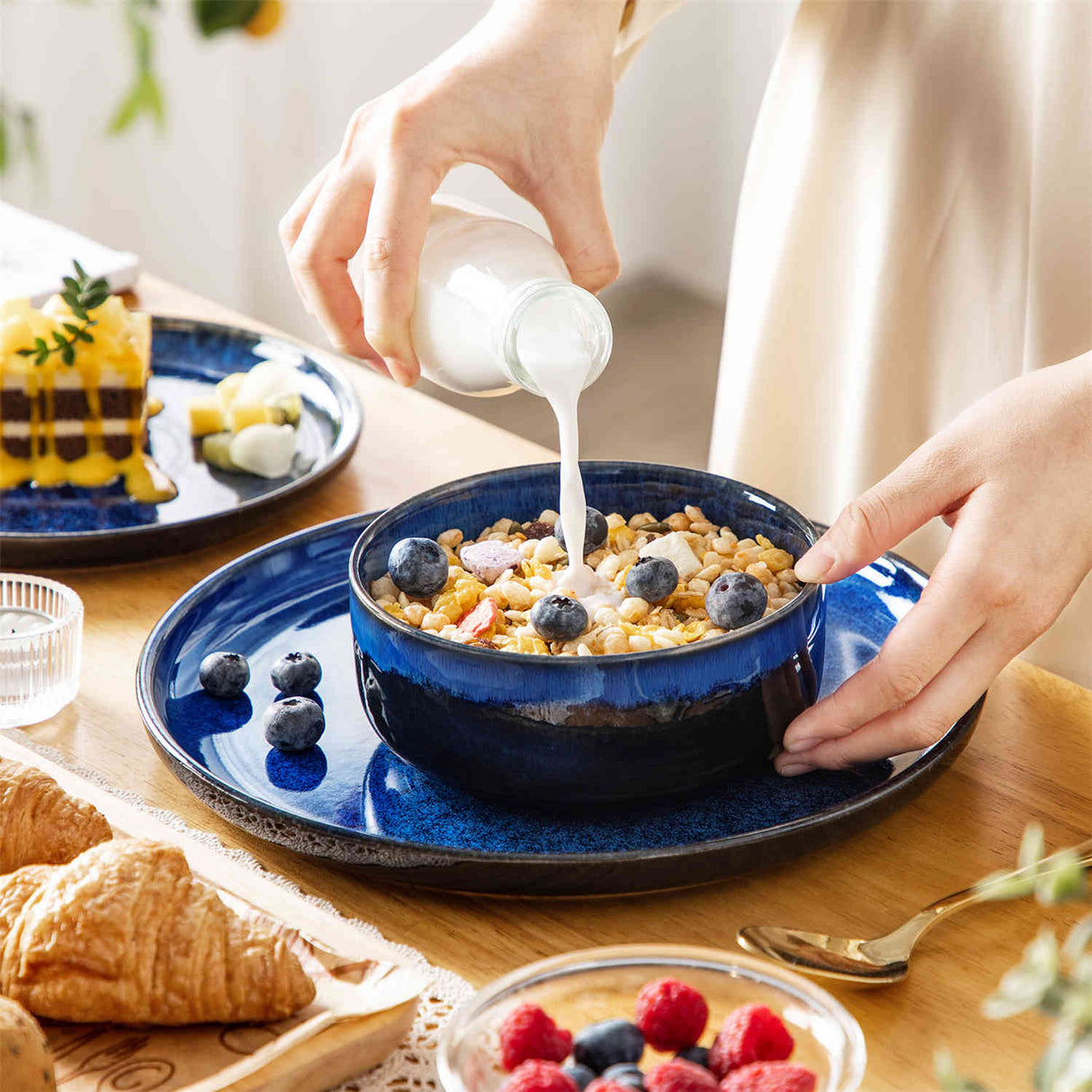 Starry Lipped-Edge 18 Piece Dinnerware Set