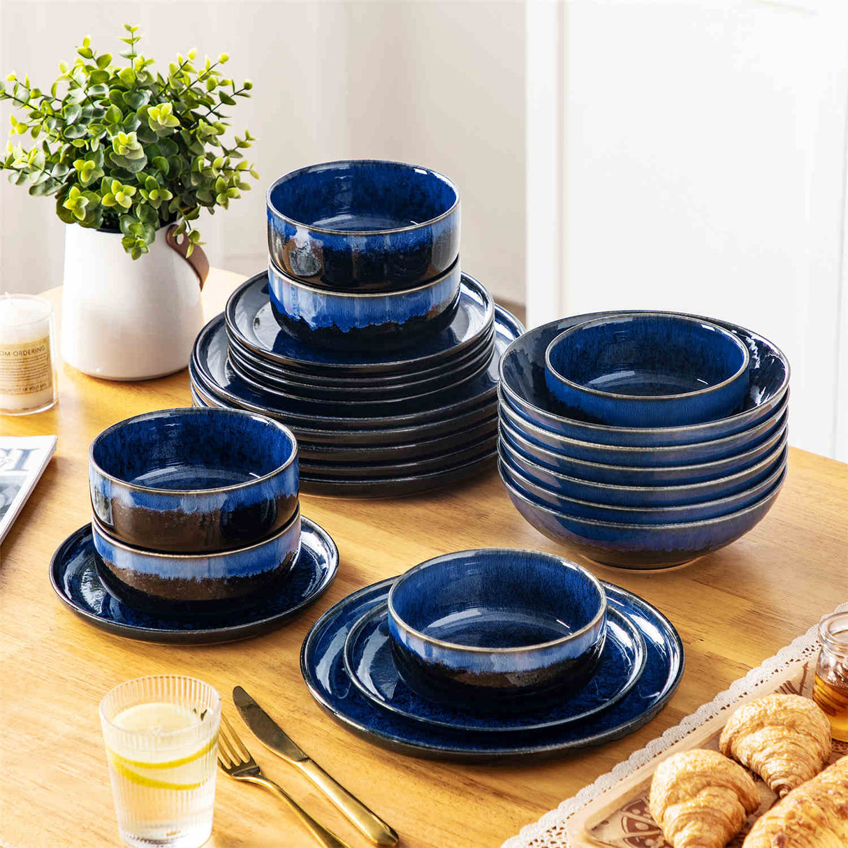 Starry Lipped-Edge 24 Piece Dinnerware Set